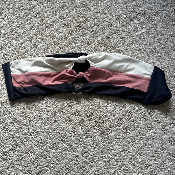 PilyQ Dusty Rose Knot bikini top! - Picture 2 of 5